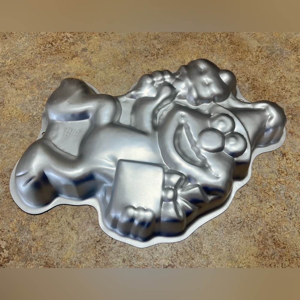 Wilton 1996 Sesame Street Elmo Cake Pan 2105-4298 Vintage Birthday Cake Mold - Picture 4 of 6